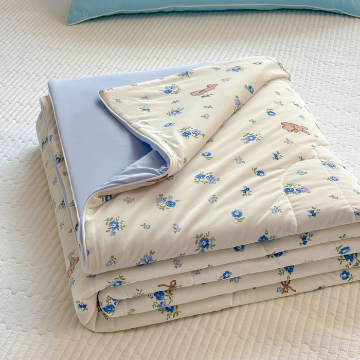 91家纺网 家纺一手货源 找家纺 鑫琪莱家纺 2026新款印花冰皮软心凉凉被夏被 蓝叶小兔-蓝