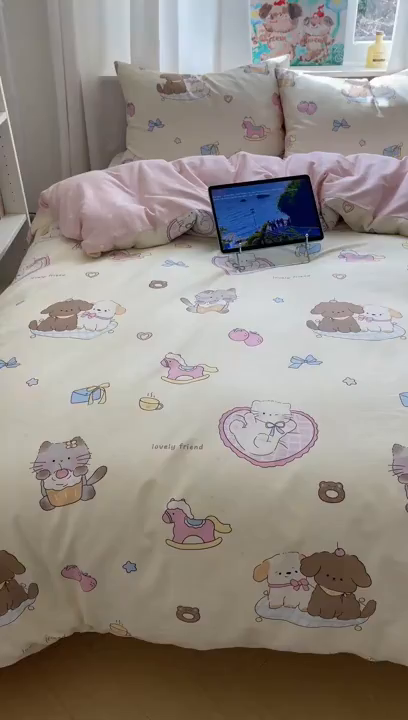 91家纺网 家纺一手货源 找家纺 六巷胡同 2026新款40支全棉13070INS卡通单品被套 狗狗轰趴记