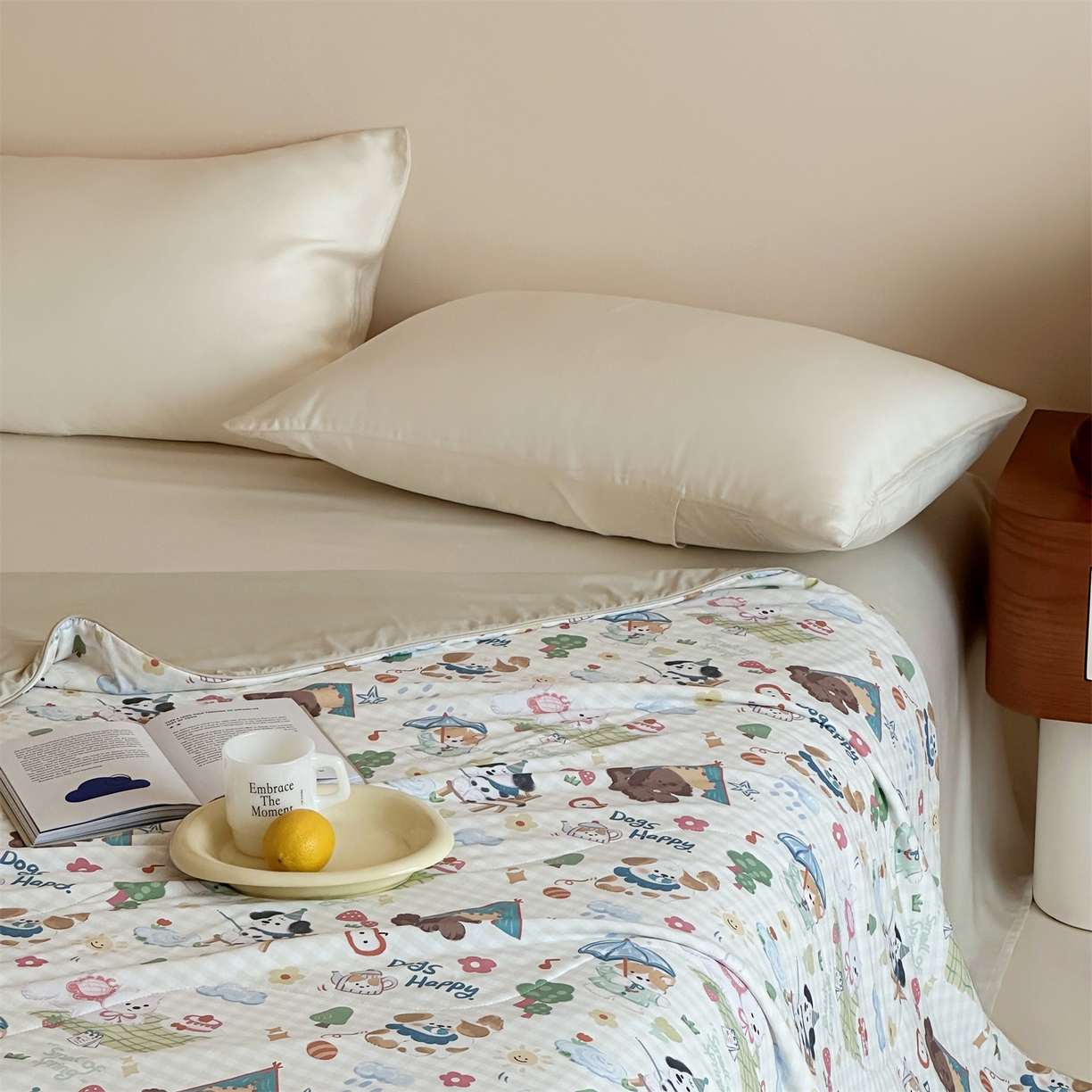 91家纺网 家纺一手货源 找家纺 傲蕾良品 2026新款【冷凝一号】高定锦氨针织蚕丝冰皮被 萌宠日记