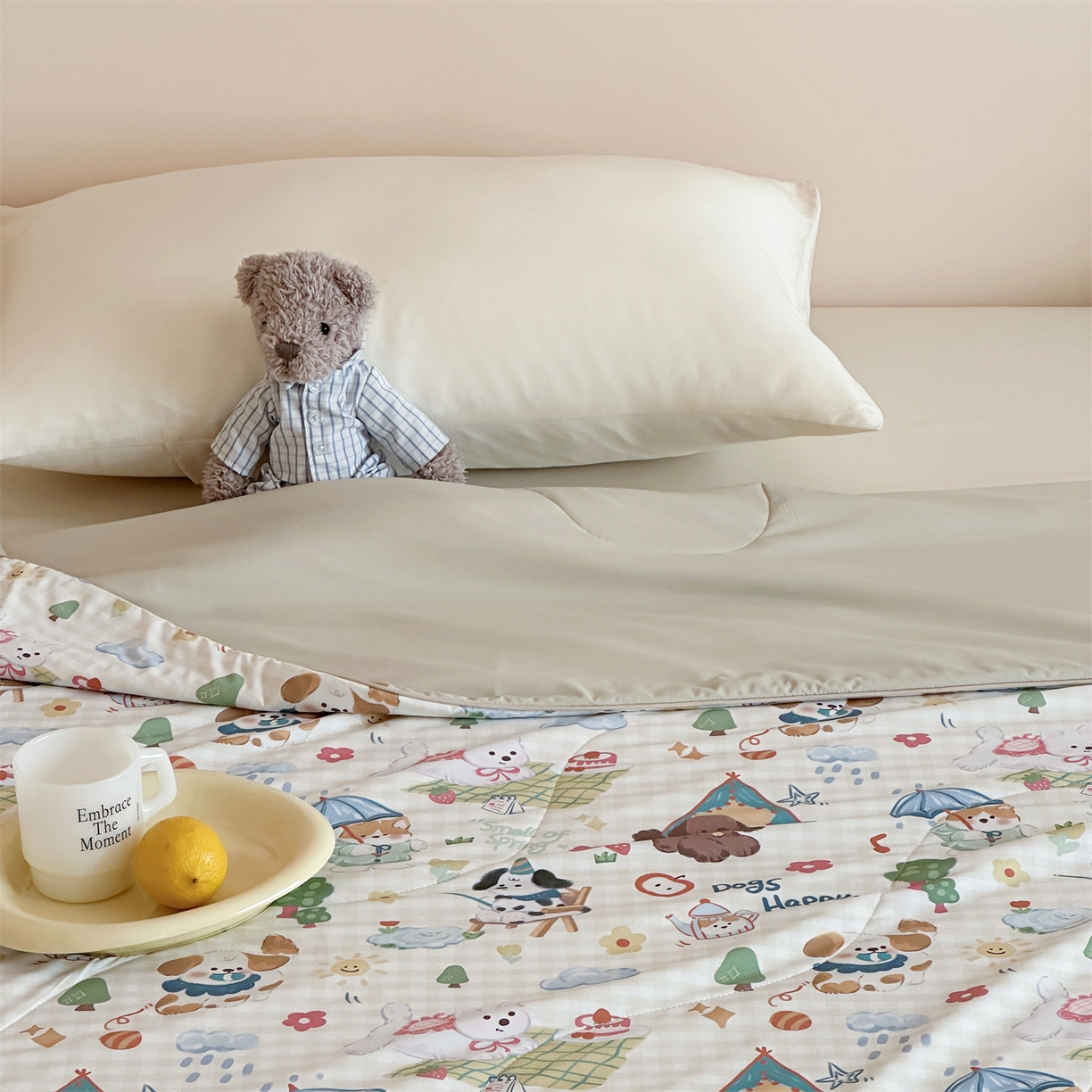 91家纺网 家纺一手货源 找家纺 傲蕾良品 2026新款【冷凝一号】高定锦氨针织蚕丝冰皮被 萌宠日记