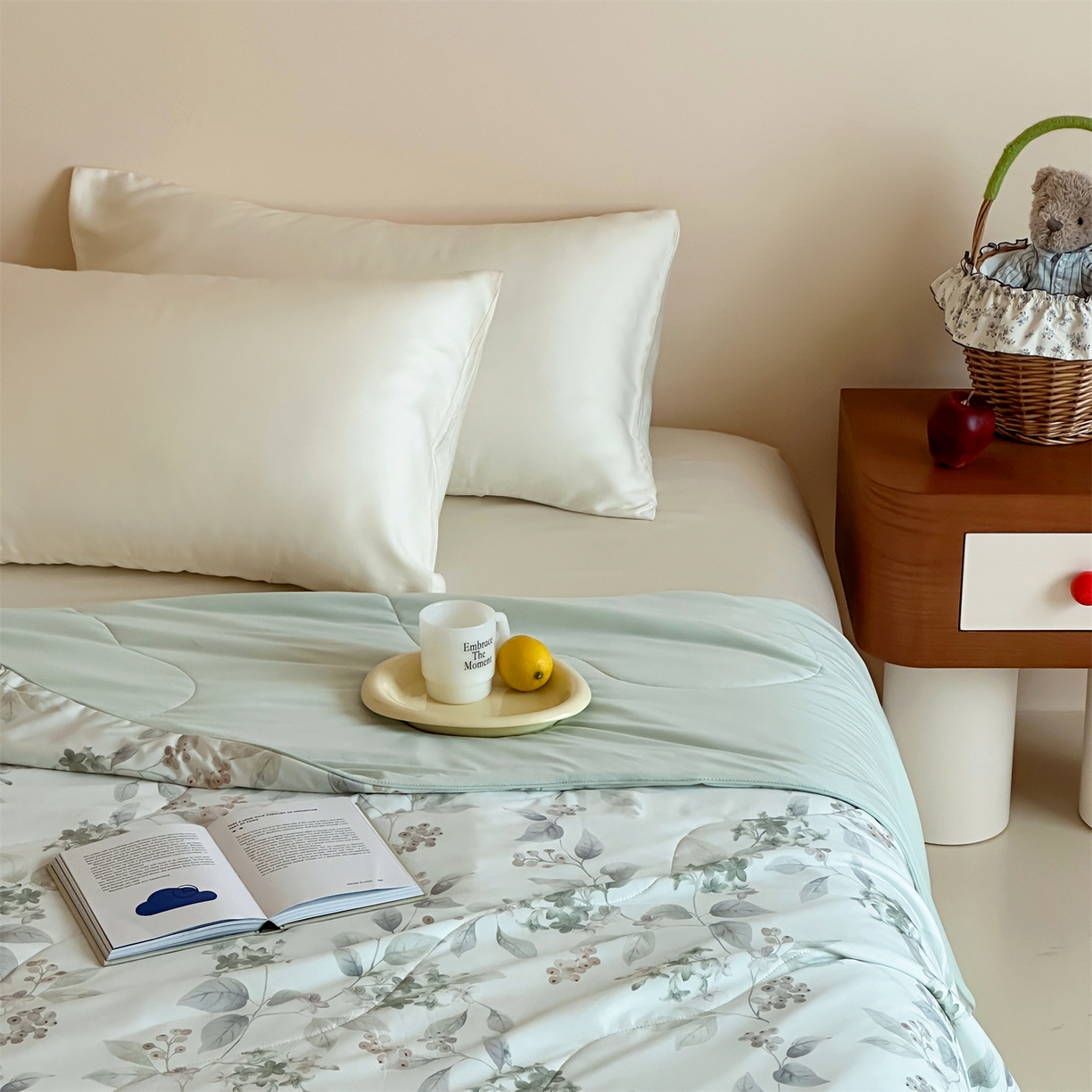 91家纺网 家纺一手货源 找家纺 傲蕾良品 2026新款【冷凝一号】高定锦氨针织蚕丝冰皮被 青枝绿叶