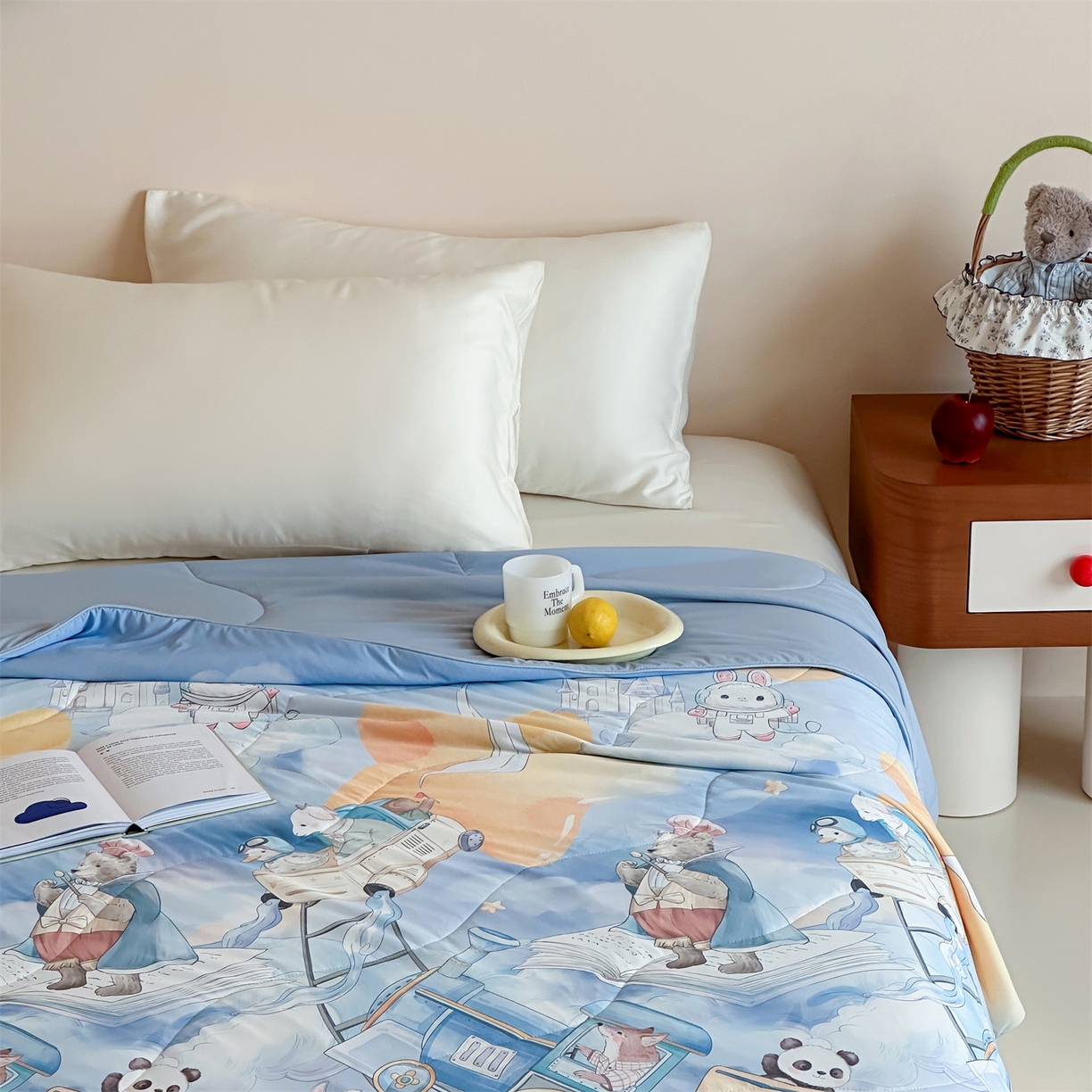 91家纺网 家纺一手货源 找家纺 傲蕾良品 2026新款【冷凝一号】高定锦氨针织蚕丝冰皮被 云端火车