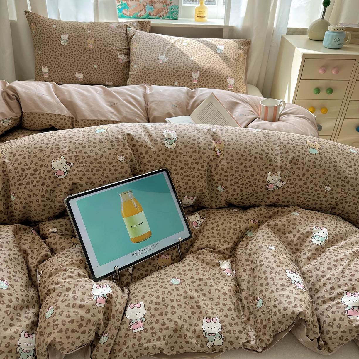 91家纺网 家纺一手货源 找家纺 六巷胡同 2026新款40支全棉13070INS卡通单品被套 咖豹纹喵喵