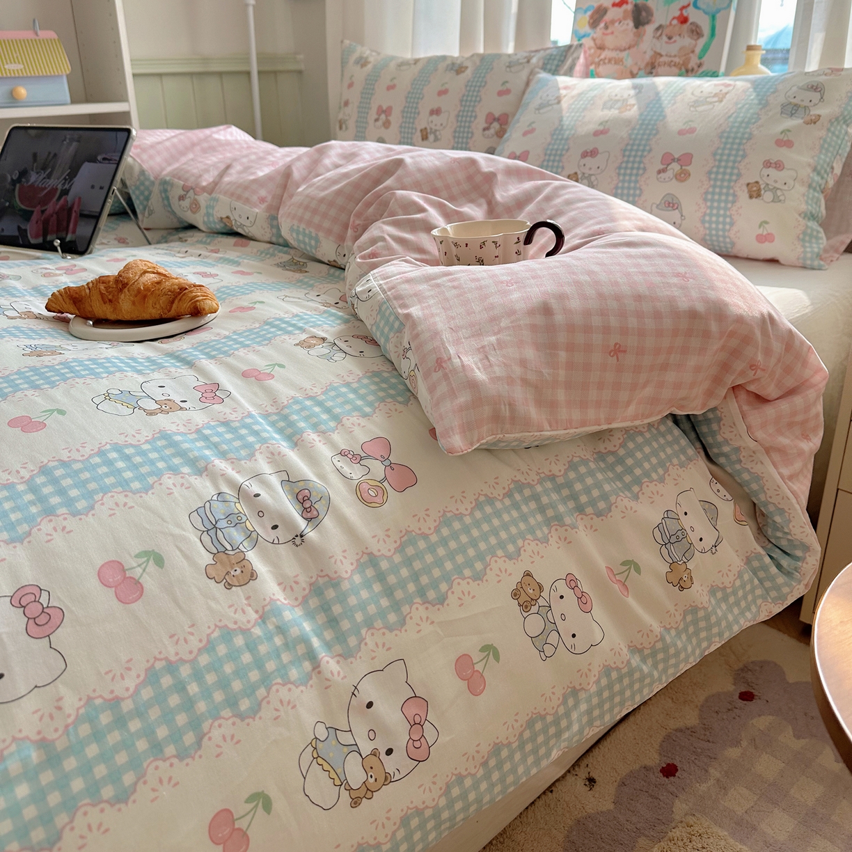 91家纺网 家纺一手货源 找家纺 六巷胡同 2026新款40支全棉13070INS卡通单品被套 萝莉樱桃猫