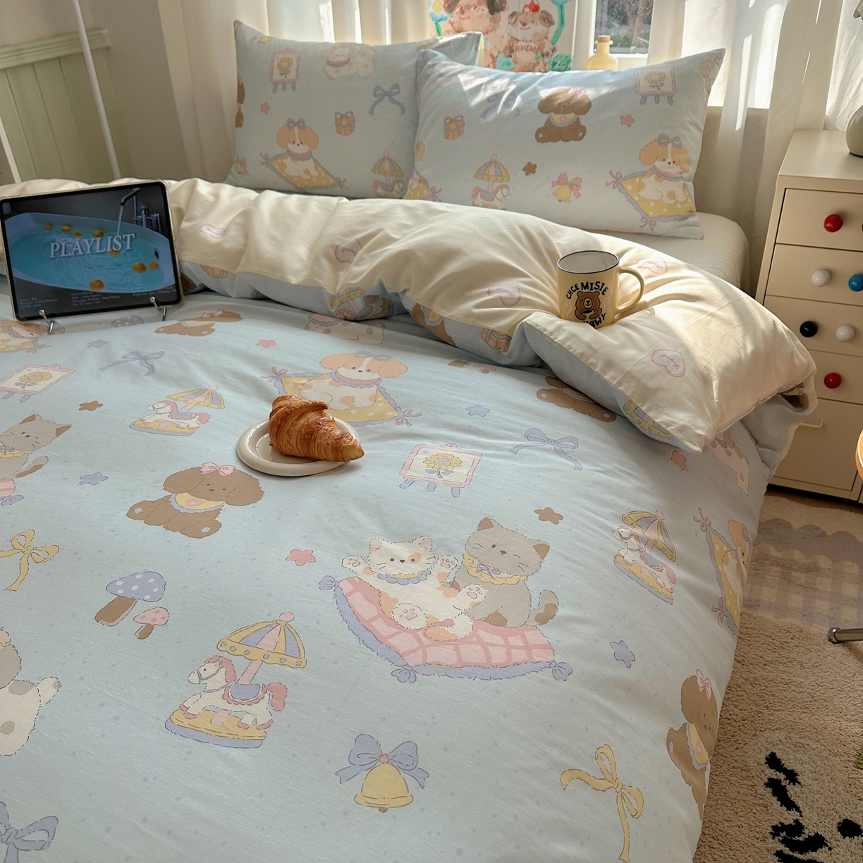 91家纺网 家纺一手货源 找家纺 六巷胡同 2026新款40支全棉13070INS卡通单品被套 猫狗游园会