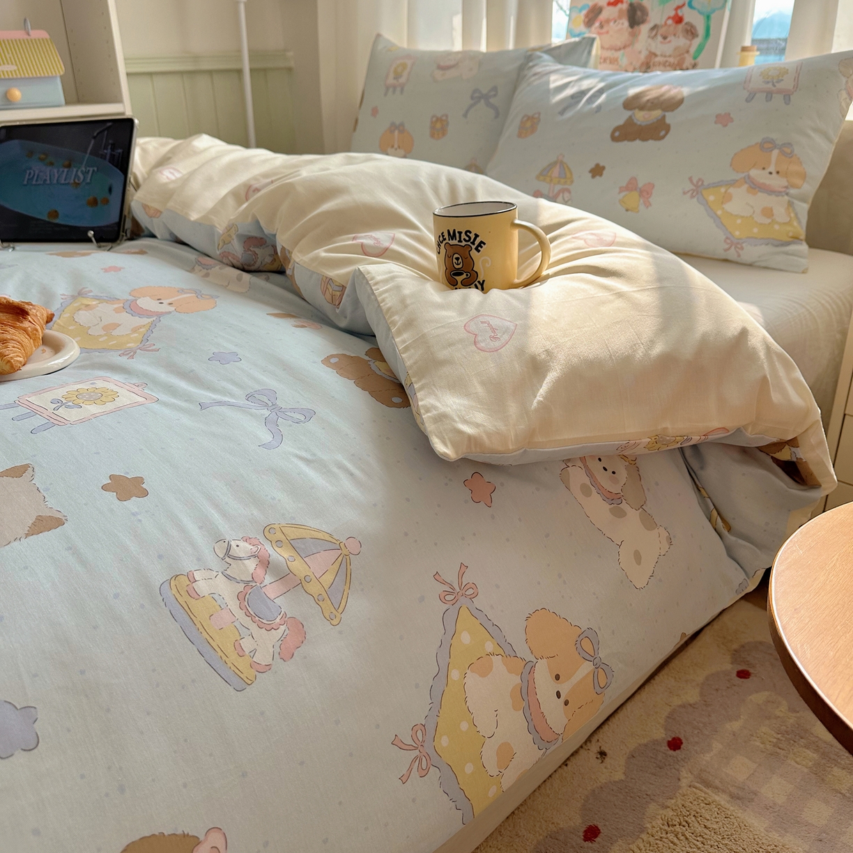 91家纺网 家纺一手货源 找家纺 六巷胡同 2026新款40支全棉13070INS卡通单品被套 猫狗游园会