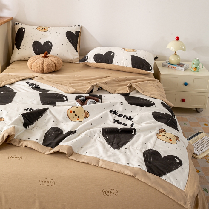 91家纺网 家纺一手货源 找家纺 红日子纺织品 2026新款全棉印花夏被夏凉被空调被 萌心熊宝