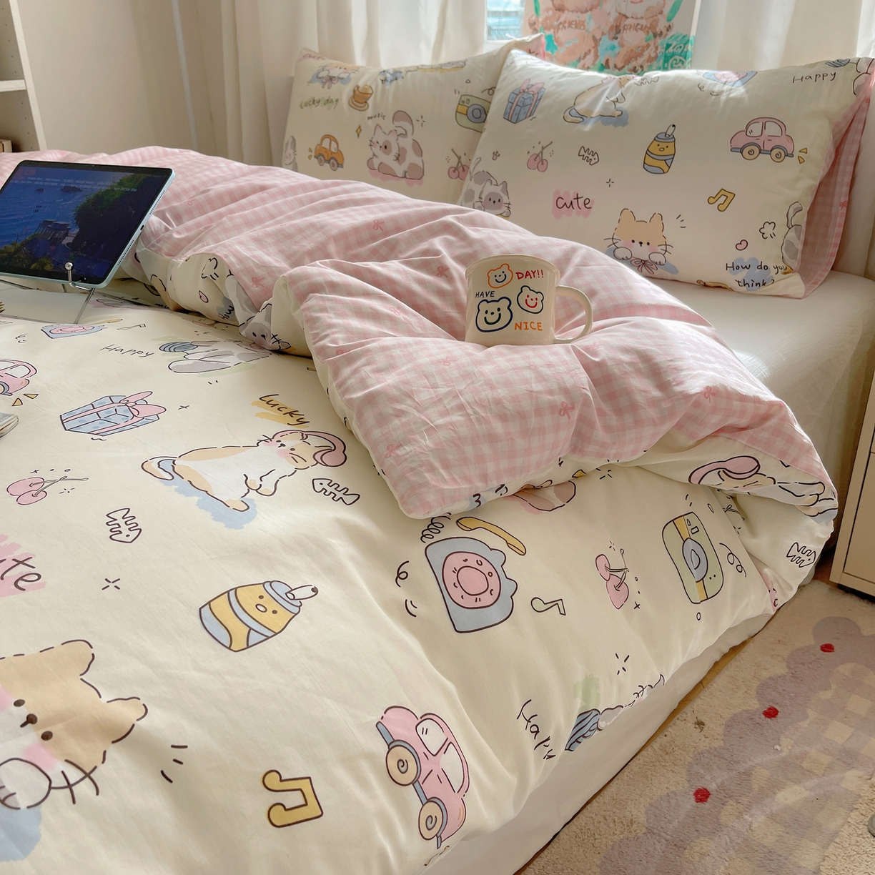 91家纺网 家纺一手货源 找家纺 六巷胡同 2026新款40支全棉13070INS卡通单品被套 猫咪聚会趴