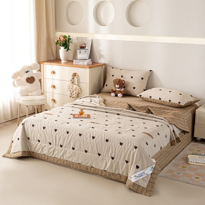 91家纺网 家纺一手货源 找家纺 红日子纺织品 2026新款全棉印花夏被夏凉被空调被 迷你爱心