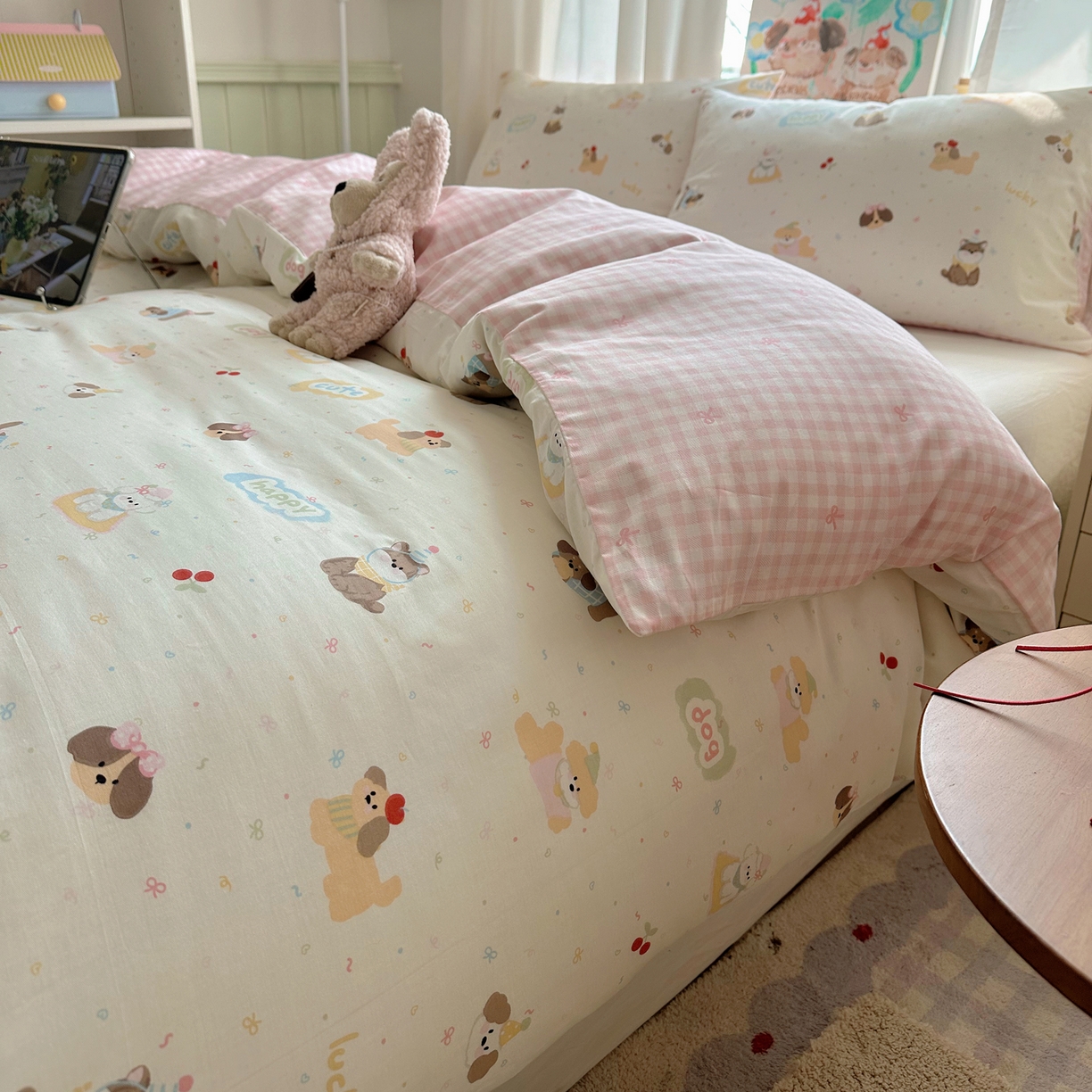 91家纺网 家纺一手货源 找家纺 六巷胡同 2026新款40支全棉13070INS卡通单品被套 汪星人派对