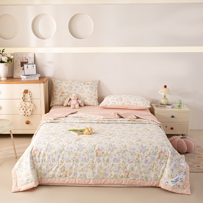 91家纺网 家纺一手货源 找家纺 红日子纺织品 2026新款全棉印花夏被夏凉被空调被 蘑菇小兔