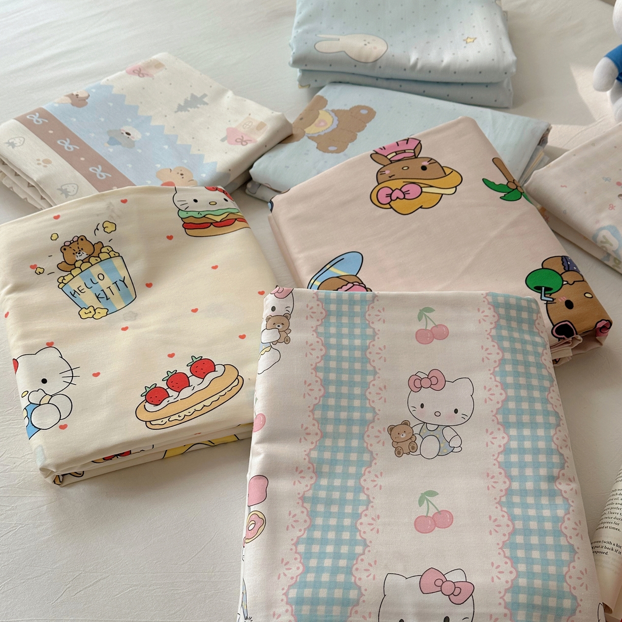 91家纺网 家纺一手货源 找家纺 六巷胡同 2026新款40支全棉13070INS卡通单品被套 组合叠拍图