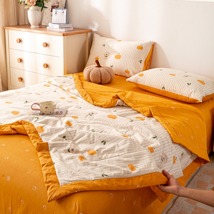 91家纺网 家纺一手货源 找家纺 红日子纺织品 2026新款全棉印花夏被夏凉被空调被 南瓜小狗