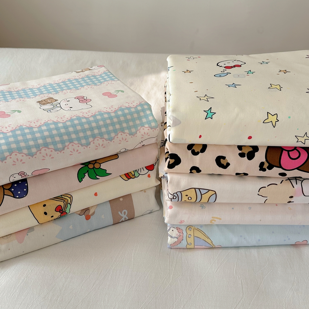 91家纺网 家纺一手货源 找家纺 六巷胡同 2026新款40支全棉13070INS卡通单品被套 组合叠拍图