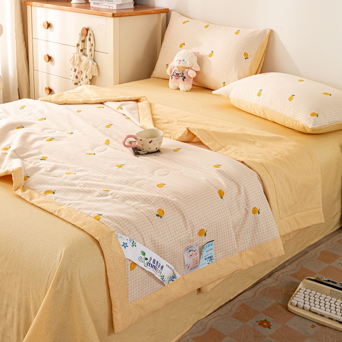 91家纺网 家纺一手货源 找家纺 红日子纺织品 2026新款全棉印花夏被夏凉被空调被 柠檬小镇