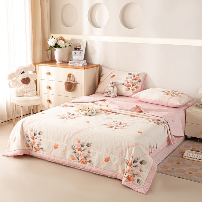 91家纺网 家纺一手货源 找家纺 红日子纺织品 2026新款全棉印花夏被夏凉被空调被 泊影枫叶