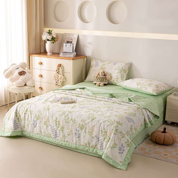 91家纺网 家纺一手货源 找家纺 红日子纺织品 2026新款全棉印花夏被夏凉被空调被 沁雨花叶