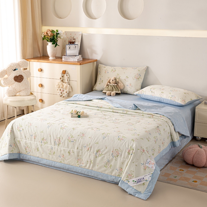 91家纺网 家纺一手货源 找家纺 红日子纺织品 2026新款全棉印花夏被夏凉被空调被 遥遥花期