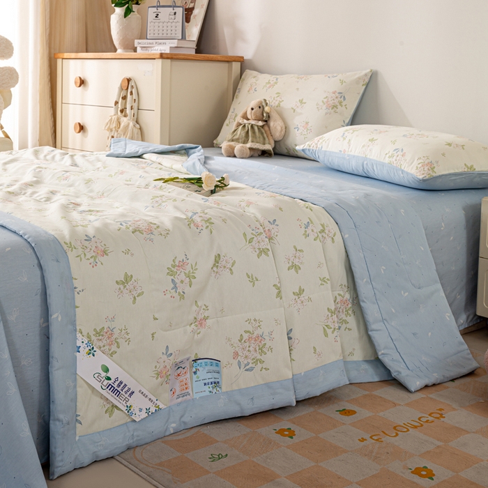 91家纺网 家纺一手货源 找家纺 红日子纺织品 2026新款全棉印花夏被夏凉被空调被 遥遥花期