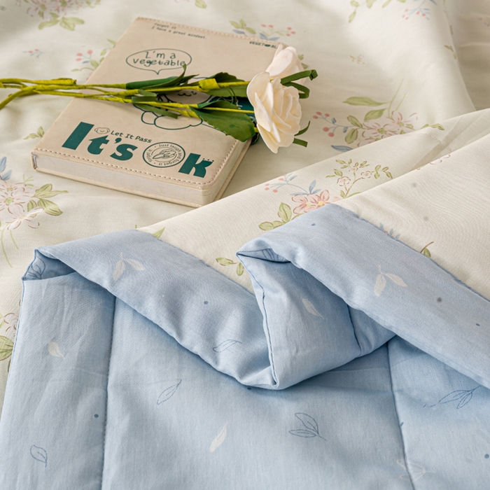 91家纺网 家纺一手货源 找家纺 红日子纺织品 2026新款全棉印花夏被夏凉被空调被 遥遥花期