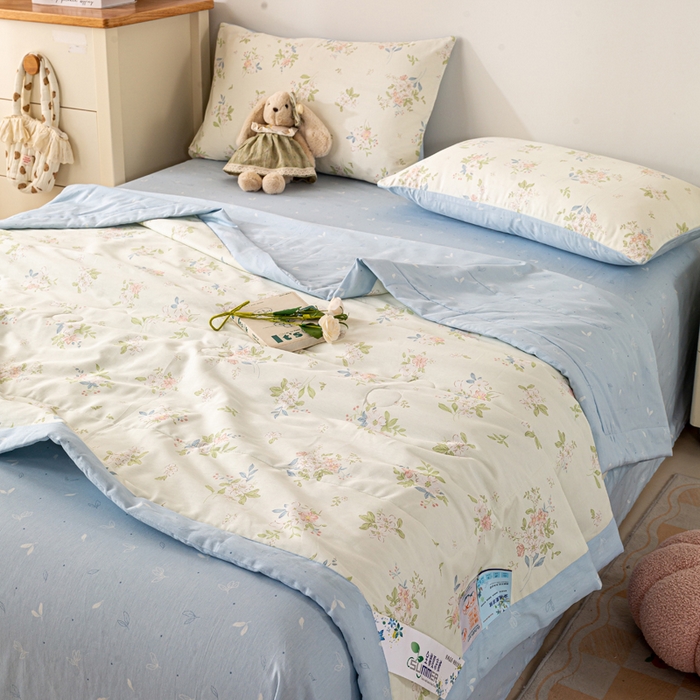 91家纺网 家纺一手货源 找家纺 红日子纺织品 2026新款全棉印花夏被夏凉被空调被 遥遥花期