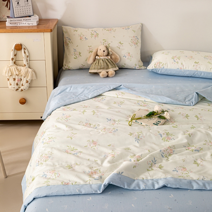 91家纺网 家纺一手货源 找家纺 红日子纺织品 2026新款全棉印花夏被夏凉被空调被 遥遥花期