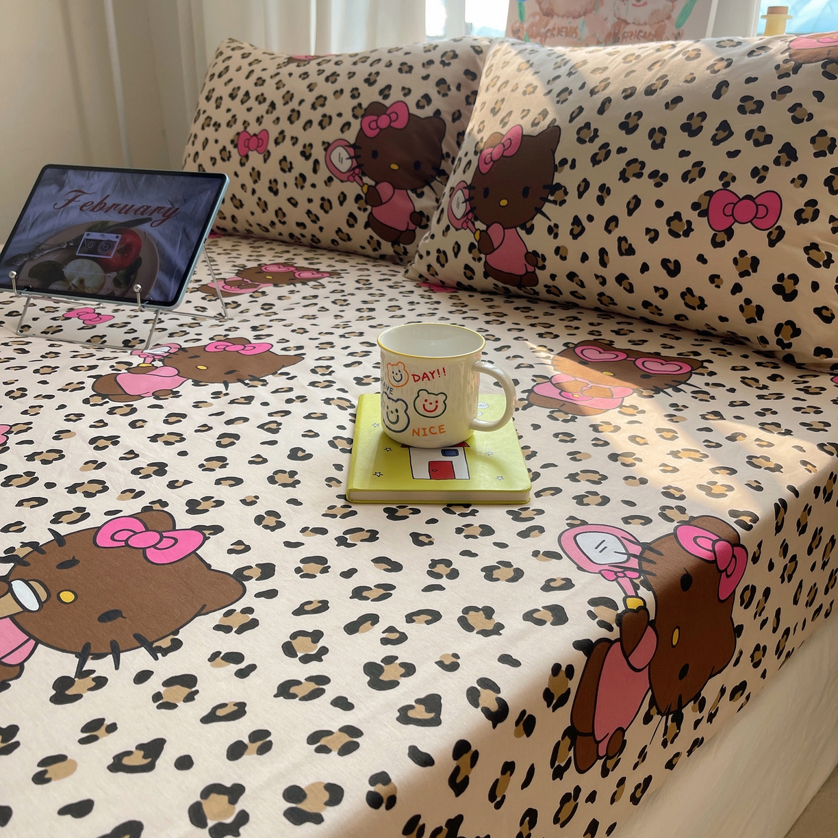 91家纺网 家纺一手货源 找家纺 六巷胡同 2026新款40支全棉13070INS卡通单品床笠 豹纹黑皮猫