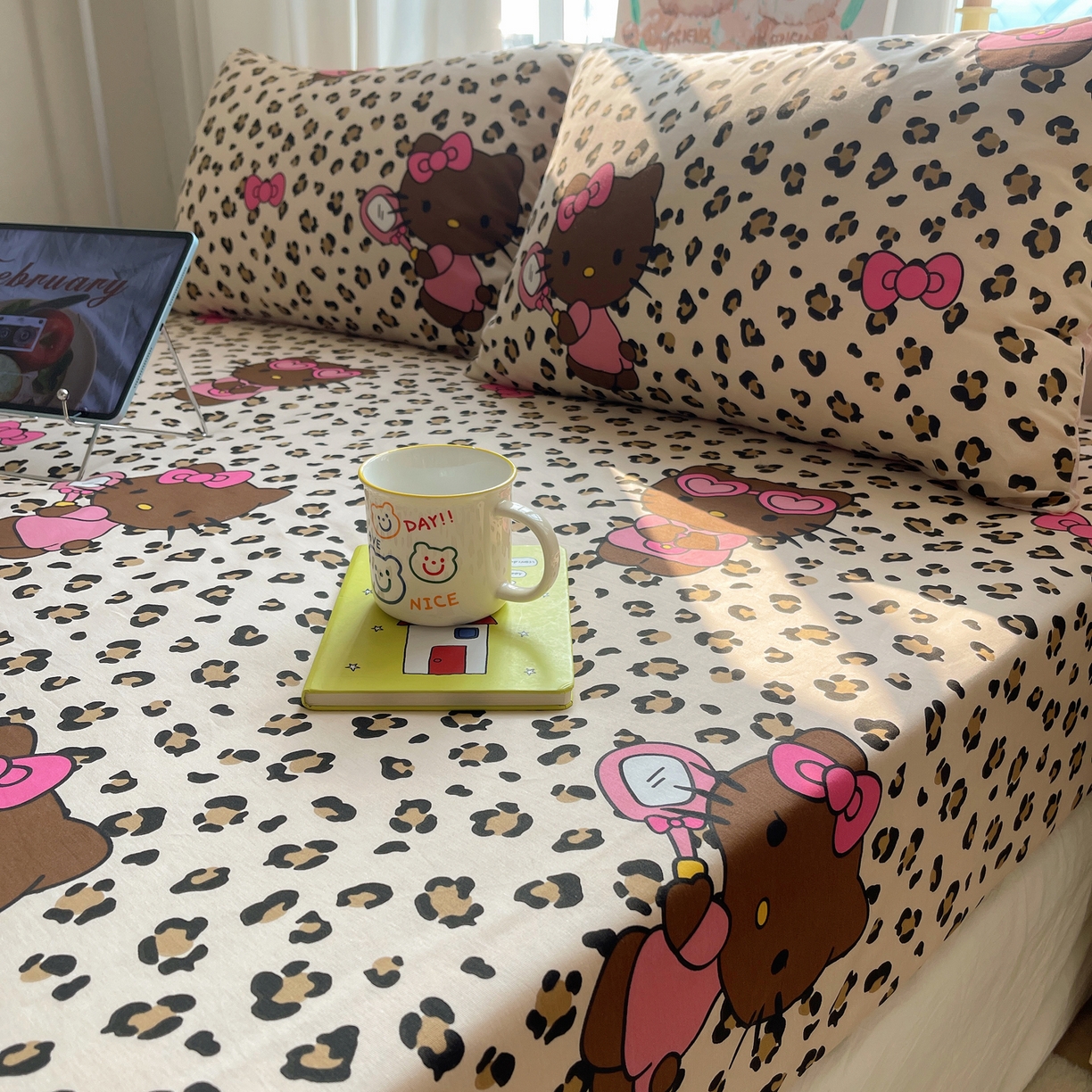 91家纺网 家纺一手货源 找家纺 六巷胡同 2026新款40支全棉13070INS卡通单品床笠 豹纹黑皮猫