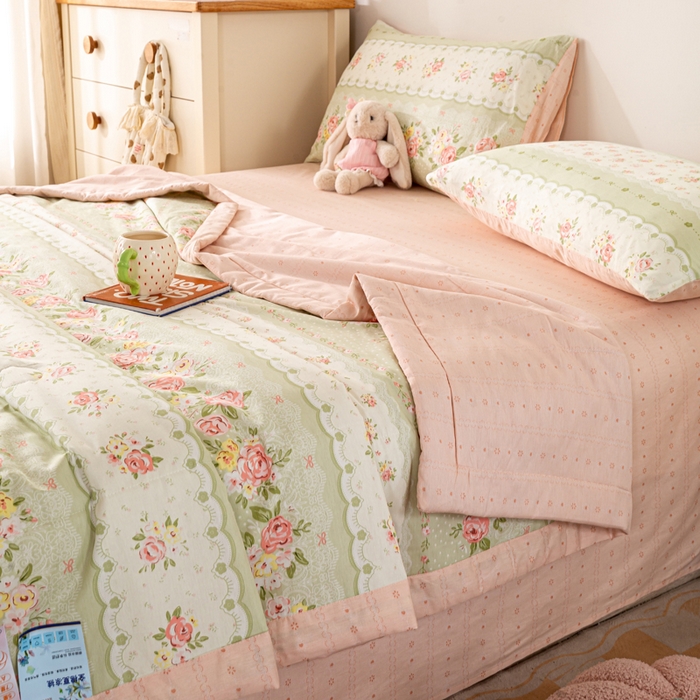 91家纺网 家纺一手货源 找家纺 红日子纺织品 2026新款全棉印花夏被夏凉被空调被 云边花漾