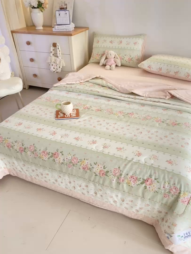 91家纺网 家纺一手货源 找家纺 红日子纺织品 2026新款全棉印花夏被夏凉被空调被 云边花漾