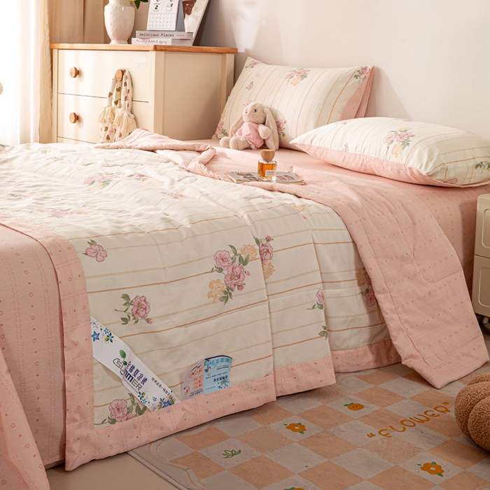 91家纺网 家纺一手货源 找家纺 红日子纺织品 2026新款全棉印花夏被夏凉被空调被 芸雅花开