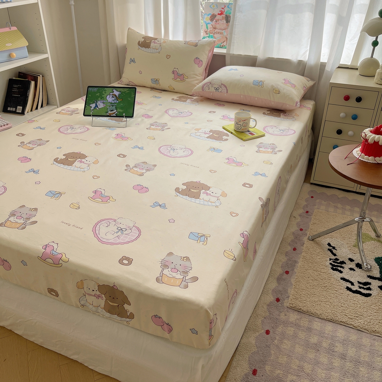 91家纺网 家纺一手货源 找家纺 六巷胡同 2026新款40支全棉13070INS卡通单品床笠 狗狗轰趴记