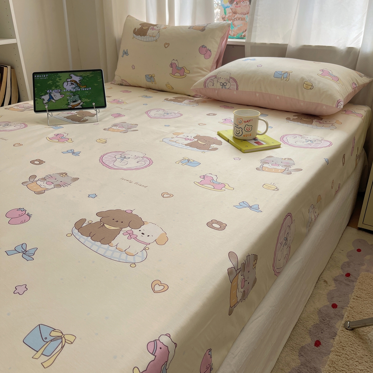 91家纺网 家纺一手货源 找家纺 六巷胡同 2026新款40支全棉13070INS卡通单品床笠 狗狗轰趴记