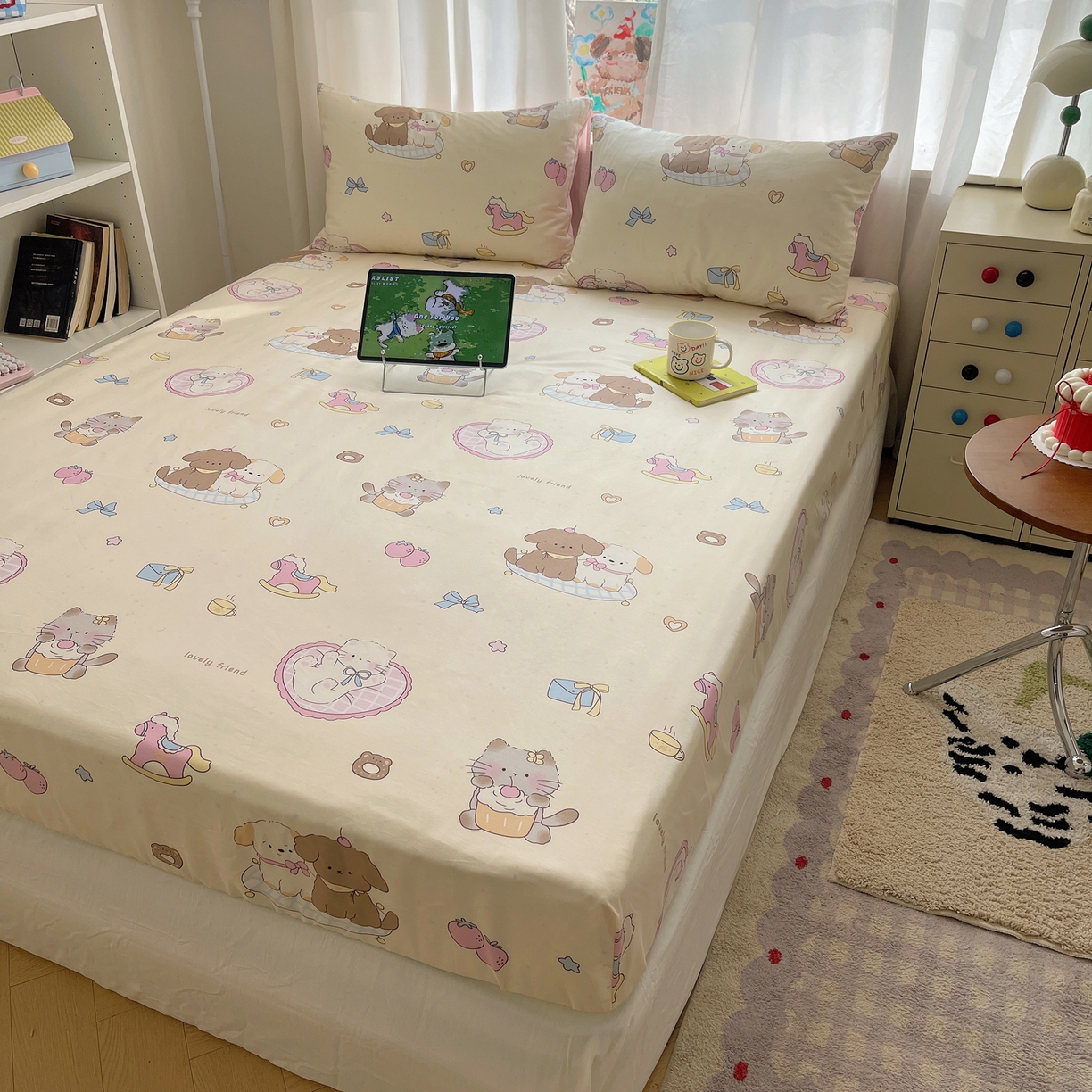 91家纺网 家纺一手货源 找家纺 六巷胡同 2026新款40支全棉13070INS卡通单品床笠 狗狗轰趴记