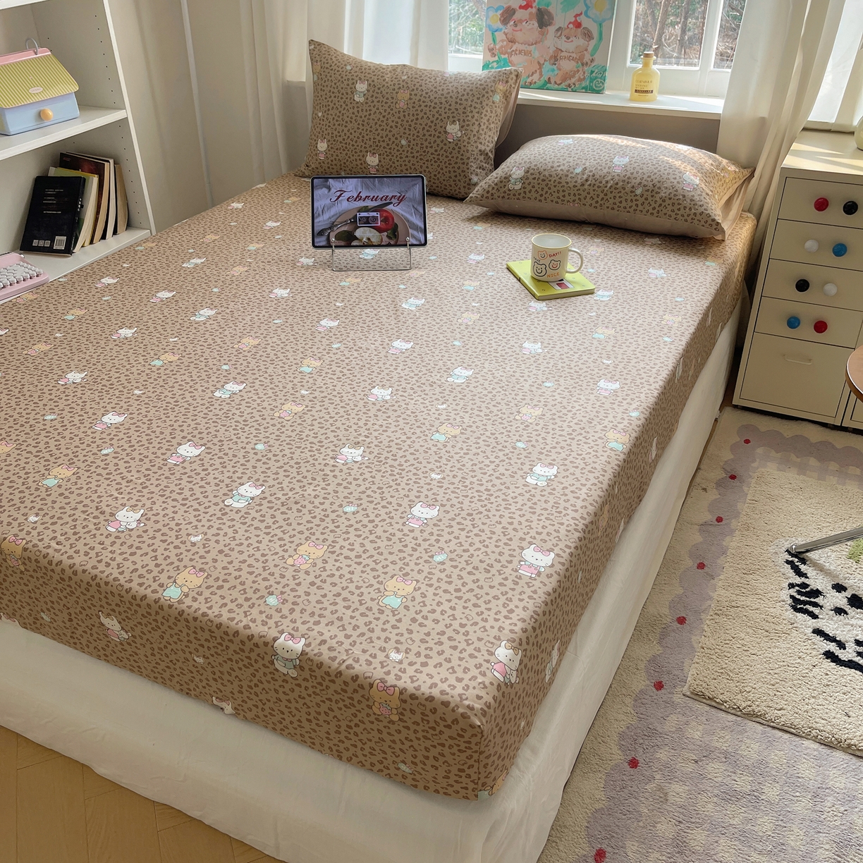 91家纺网 家纺一手货源 找家纺 六巷胡同 2026新款40支全棉13070INS卡通单品床笠 咖豹纹喵喵