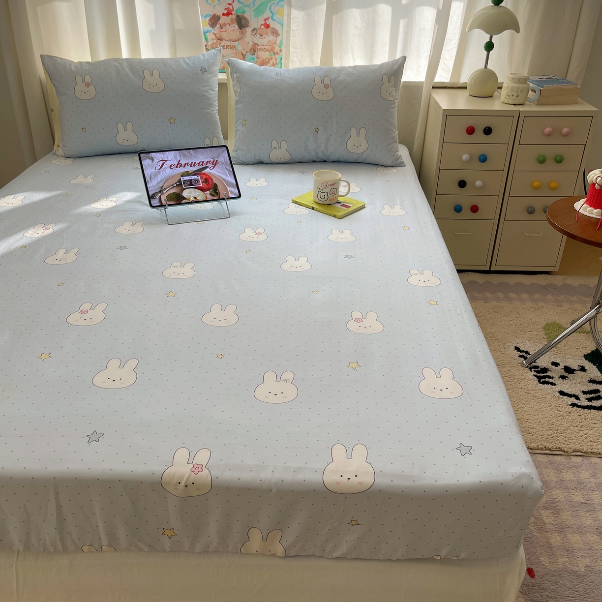 91家纺网 家纺一手货源 找家纺 六巷胡同 2026新款40支全棉13070INS卡通单品床笠 蓝调波点兔