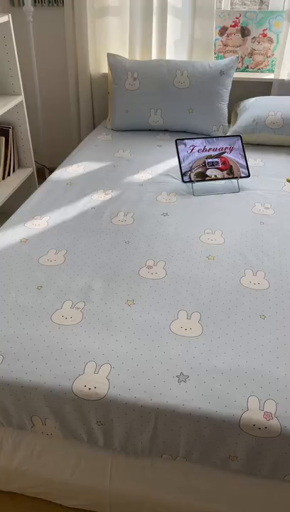 91家纺网 家纺一手货源 找家纺 六巷胡同 2026新款40支全棉13070INS卡通单品床笠 蓝调波点兔