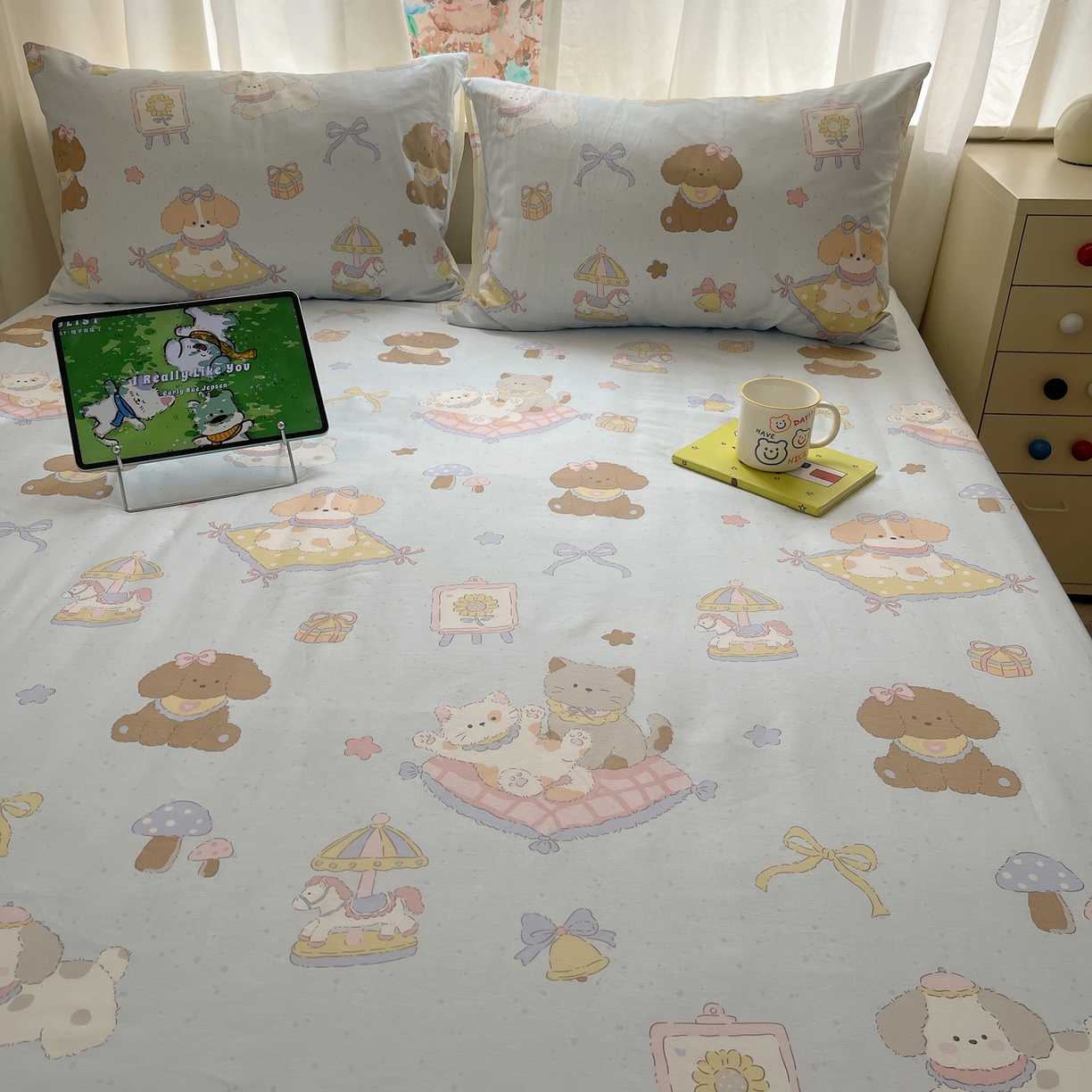 91家纺网 家纺一手货源 找家纺 六巷胡同 2026新款40支全棉13070INS卡通单品床笠 猫狗游园会