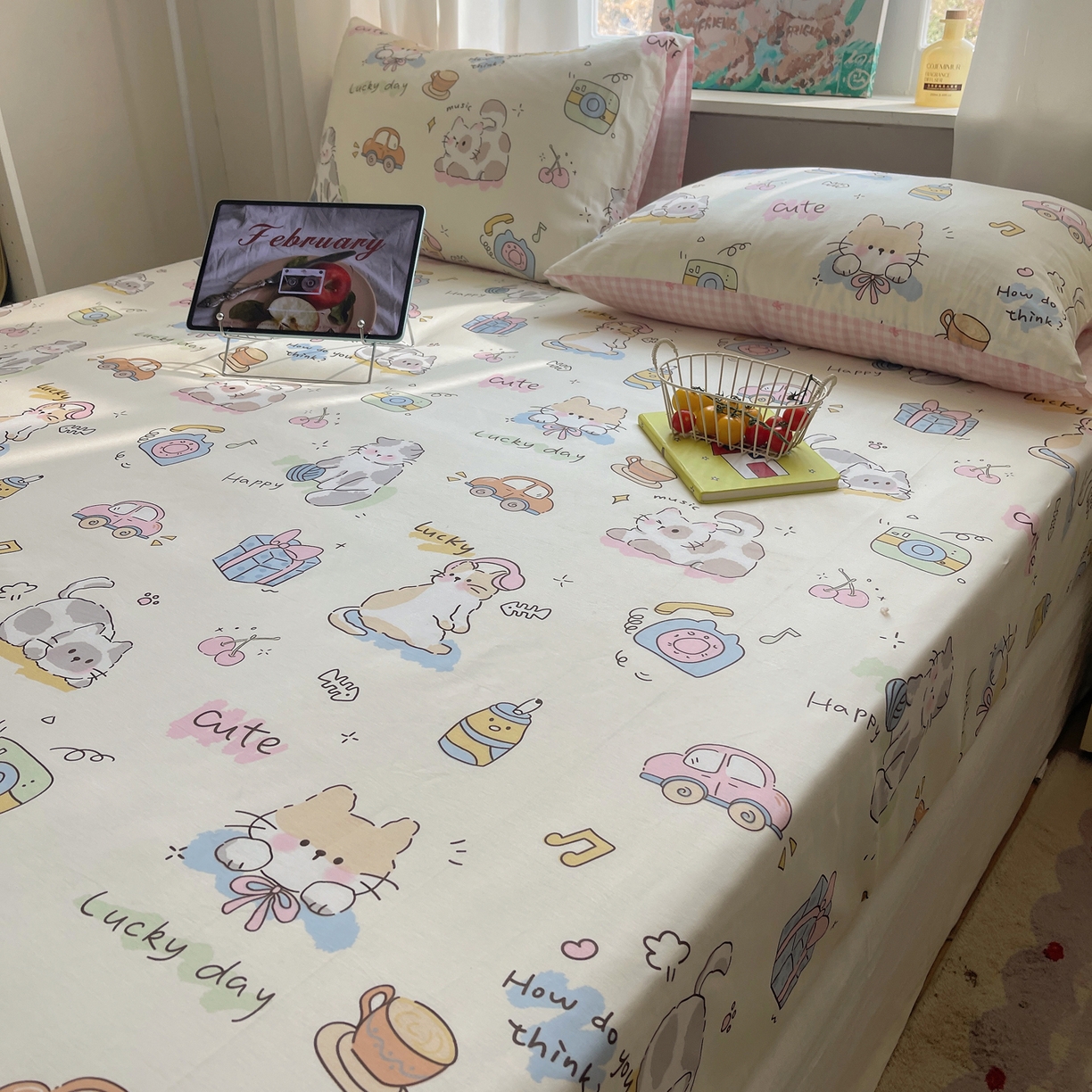 91家纺网 家纺一手货源 找家纺 六巷胡同 2026新款40支全棉13070INS卡通单品床笠 猫咪聚会趴