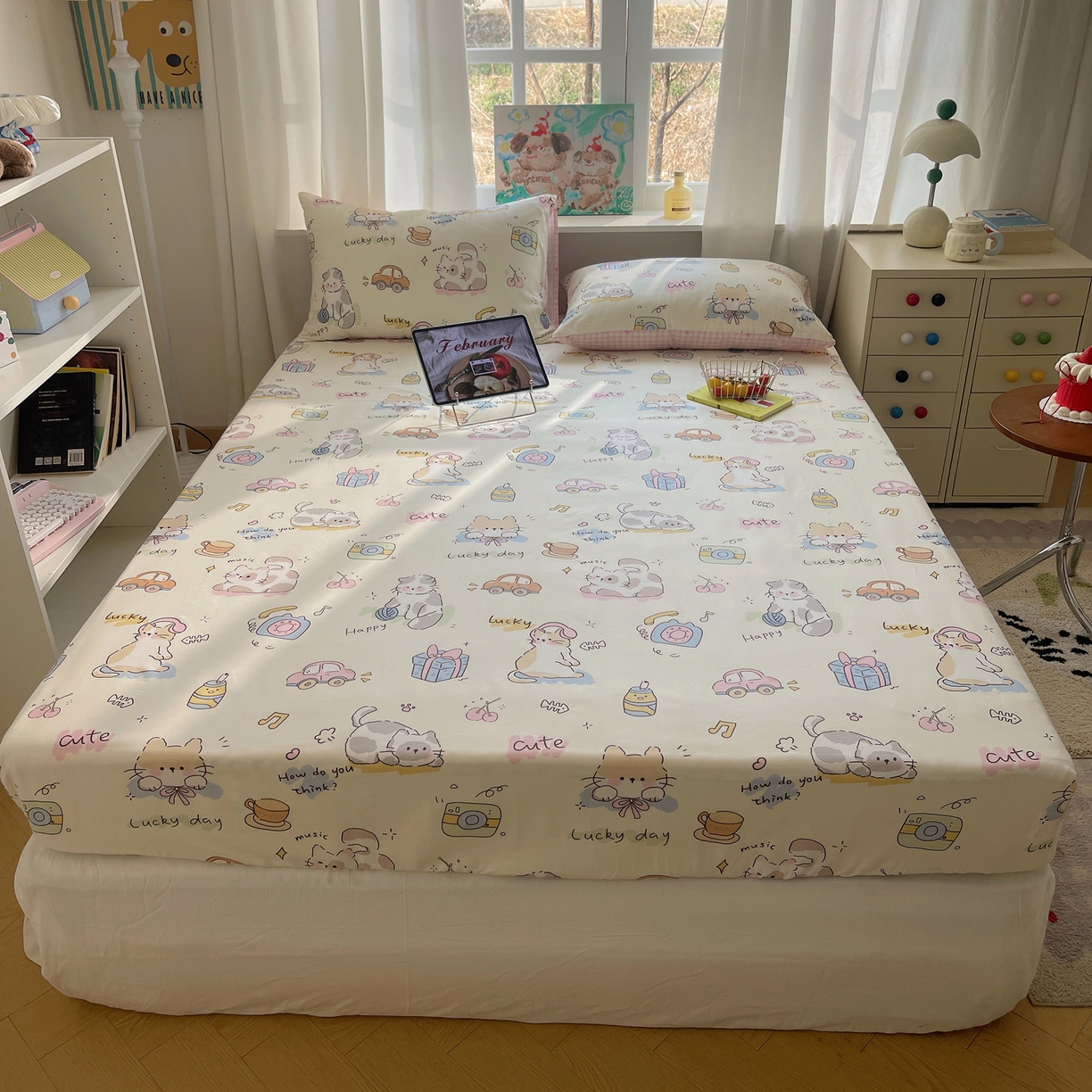 91家纺网 家纺一手货源 找家纺 六巷胡同 2026新款40支全棉13070INS卡通单品床笠 猫咪聚会趴