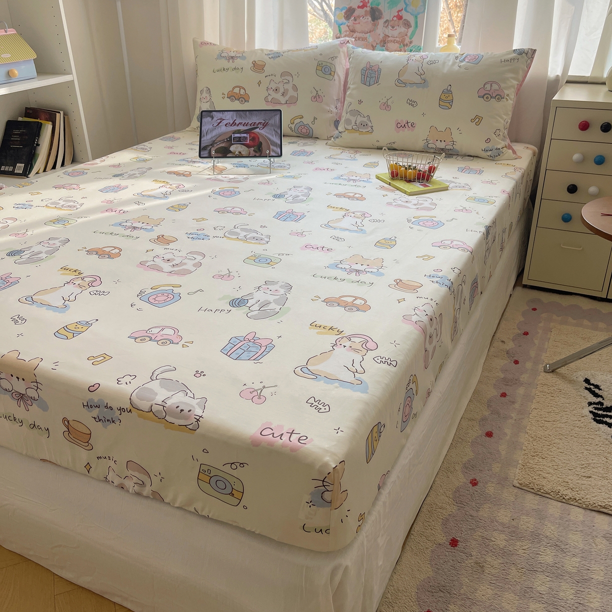 91家纺网 家纺一手货源 找家纺 六巷胡同 2026新款40支全棉13070INS卡通单品床笠 猫咪聚会趴