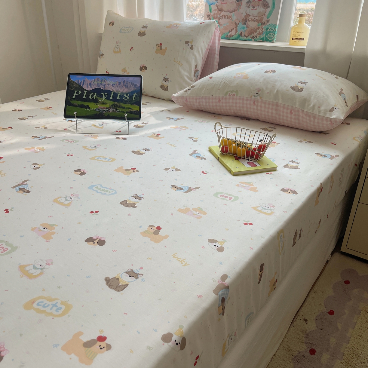 91家纺网 家纺一手货源 找家纺 六巷胡同 2026新款40支全棉13070INS卡通单品床笠 汪星人派对