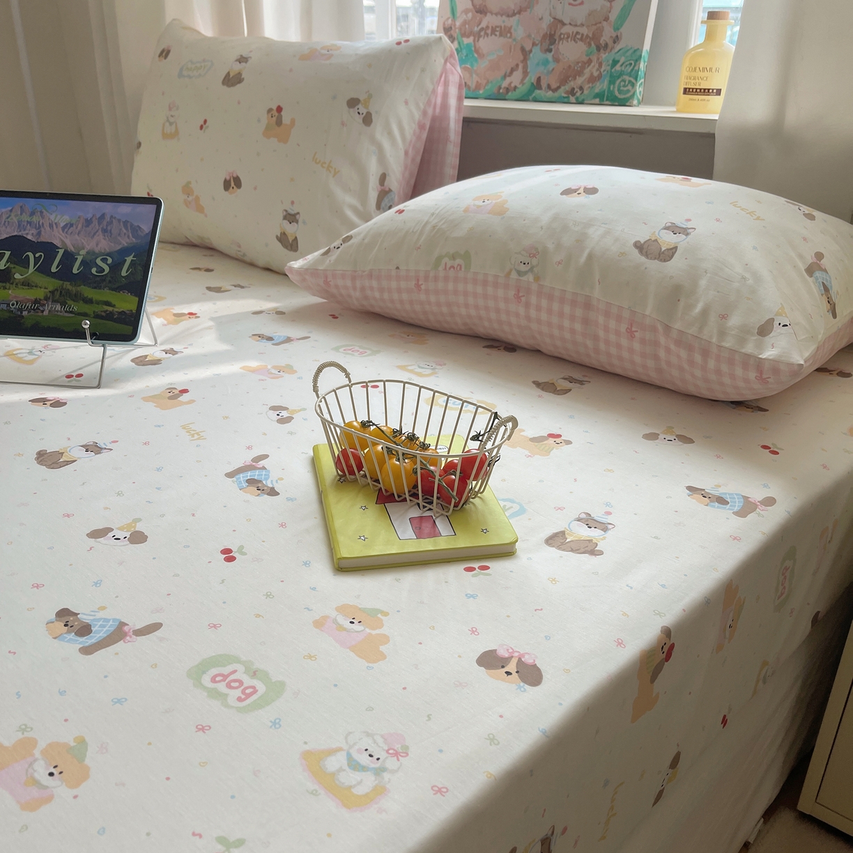 91家纺网 家纺一手货源 找家纺 六巷胡同 2026新款40支全棉13070INS卡通单品床笠 汪星人派对