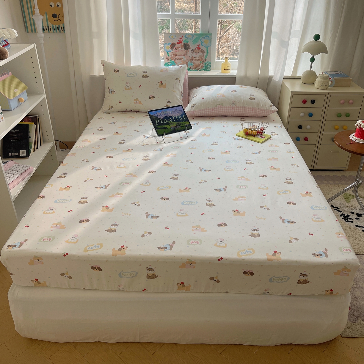 91家纺网 家纺一手货源 找家纺 六巷胡同 2026新款40支全棉13070INS卡通单品床笠 汪星人派对