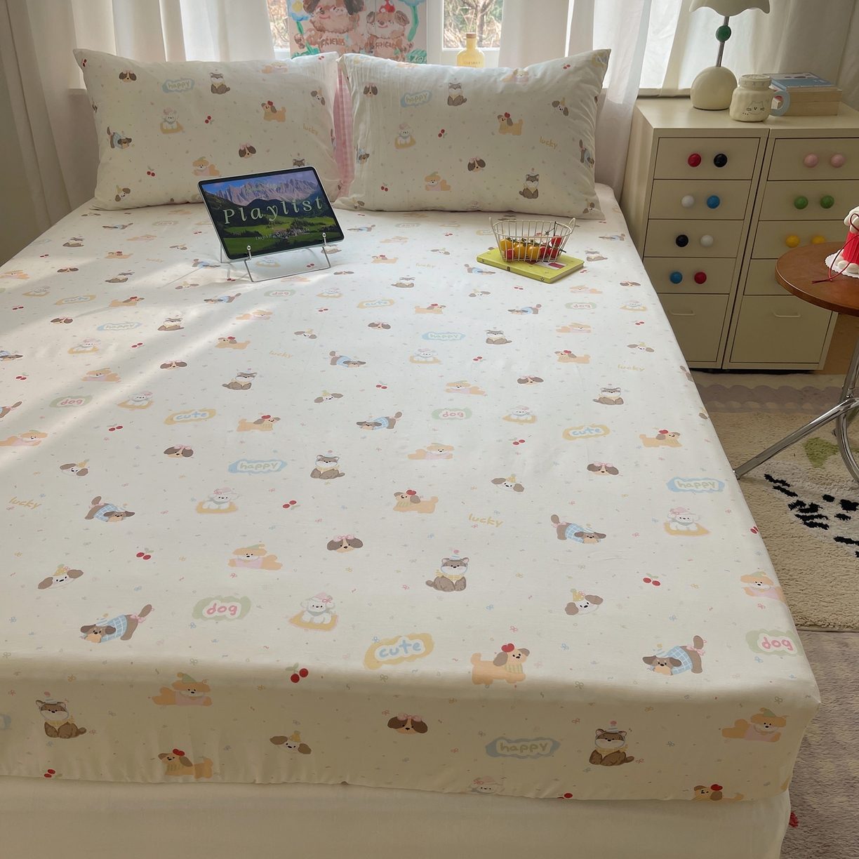 91家纺网 家纺一手货源 找家纺 六巷胡同 2026新款40支全棉13070INS卡通单品床笠 汪星人派对