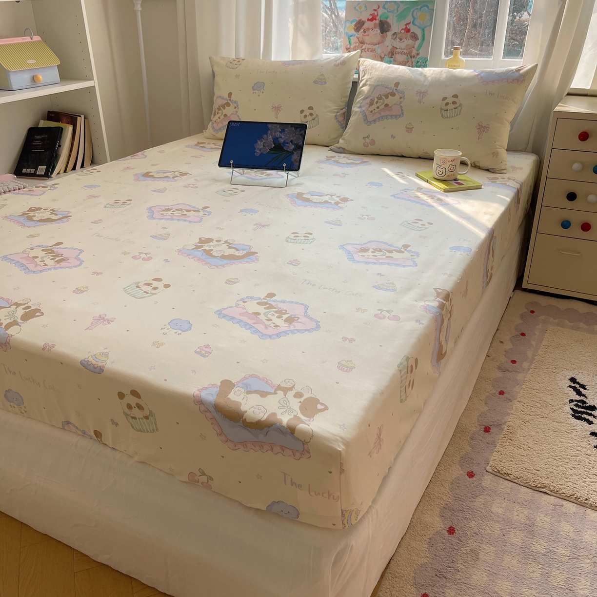 91家纺网 家纺一手货源 找家纺 六巷胡同 2026新款40支全棉13070INS卡通单品床笠 慵懒猫咪崽