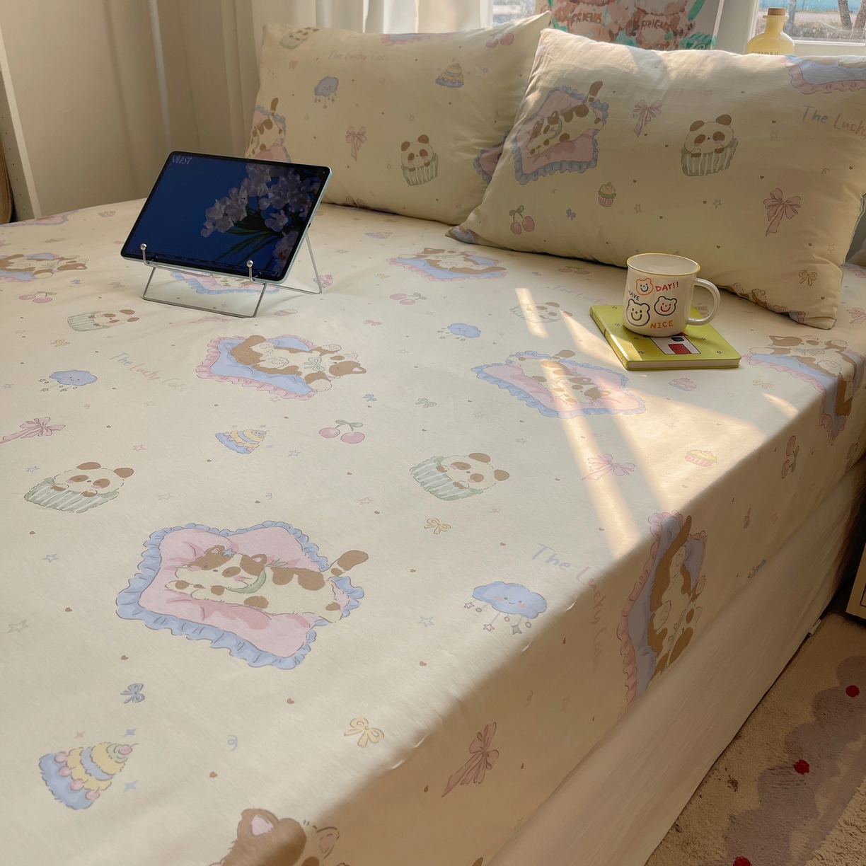 91家纺网 家纺一手货源 找家纺 六巷胡同 2026新款40支全棉13070INS卡通单品床笠 慵懒猫咪崽