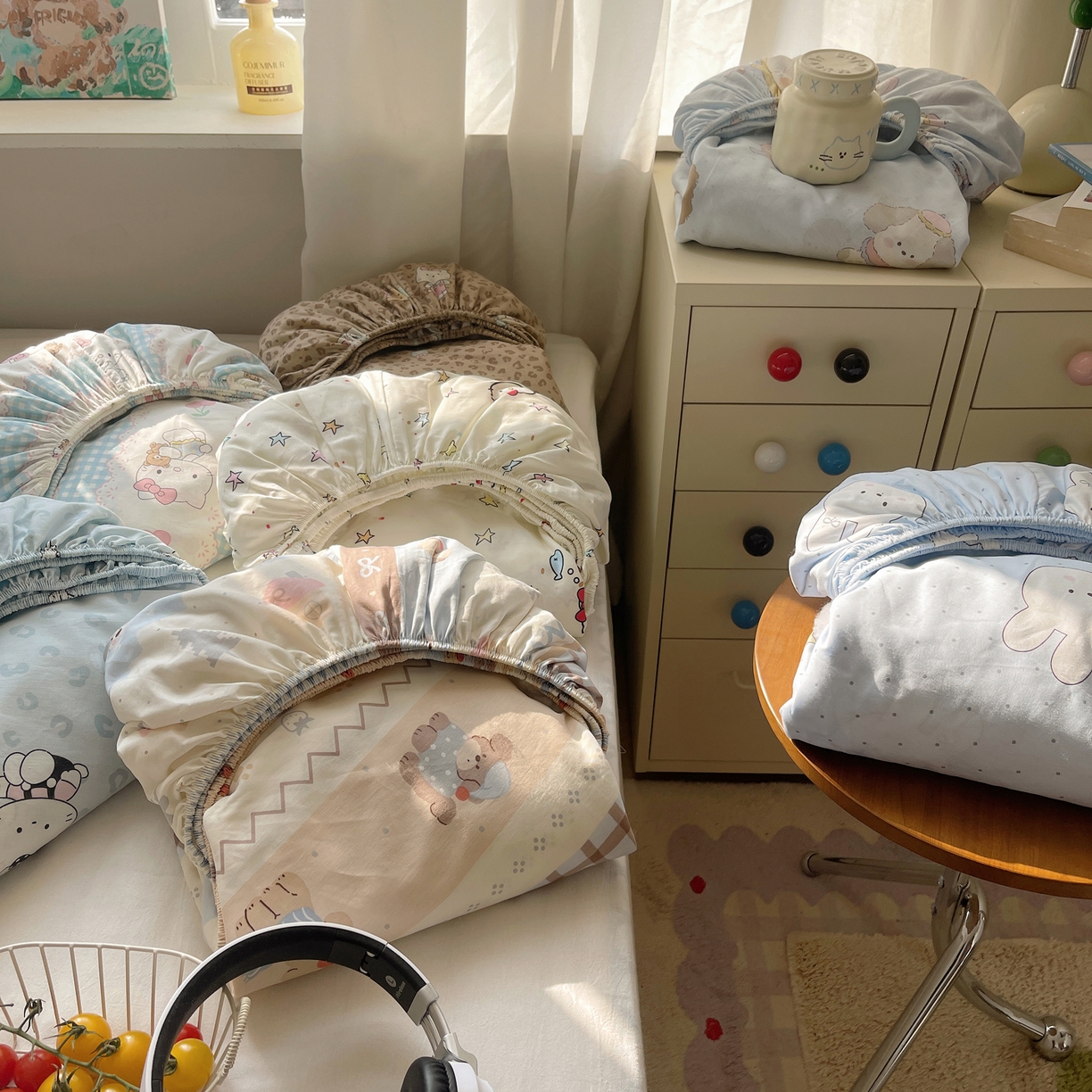 91家纺网 家纺一手货源 找家纺 六巷胡同 2026新款40支全棉13070INS卡通单品床笠 组合叠拍图