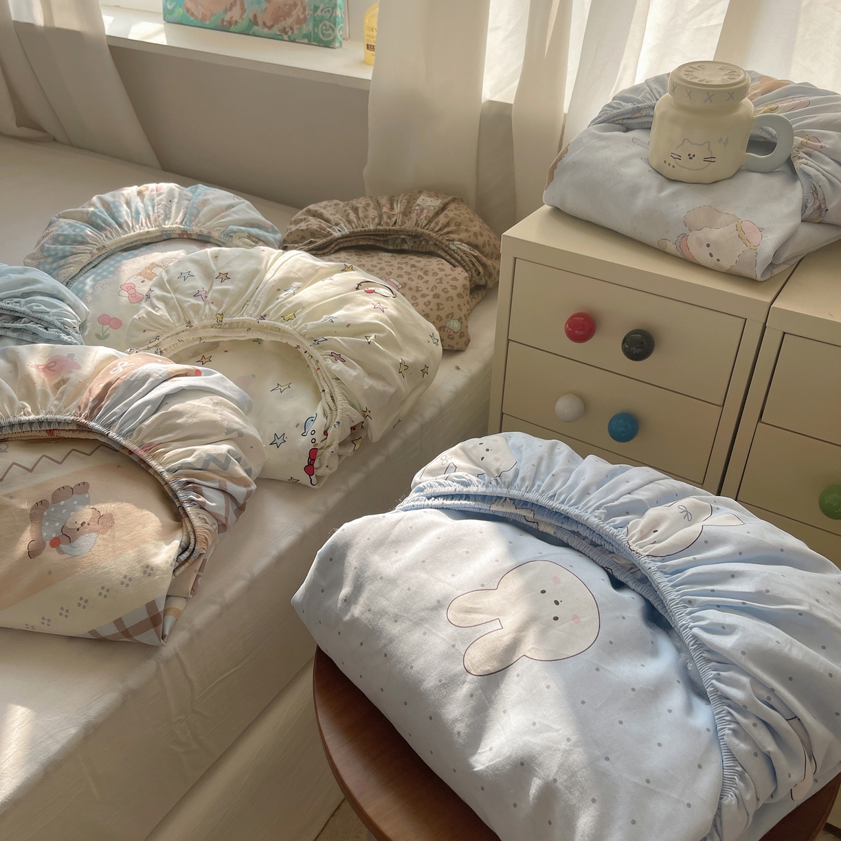 91家纺网 家纺一手货源 找家纺 六巷胡同 2026新款40支全棉13070INS卡通单品床笠 组合叠拍图