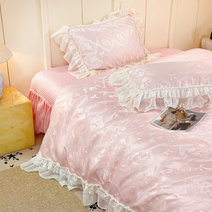 91家纺网 家纺一手货源 找家纺 大麦家纺 2026新款法式花边天丝床盖四件套 浮生如梦